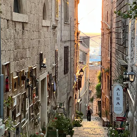 Loft In Ismaelli Palace