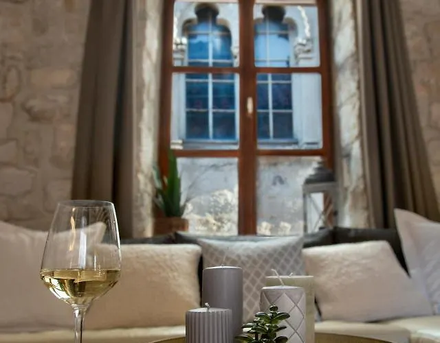 Loft In Ismaelli Palace Apartment