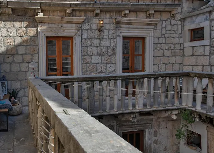 Loft In Ismaelli Palace Apartment