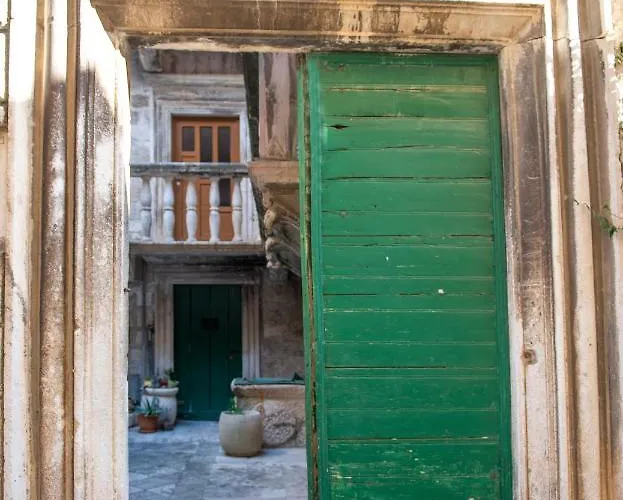 Loft In Ismaelli Palace