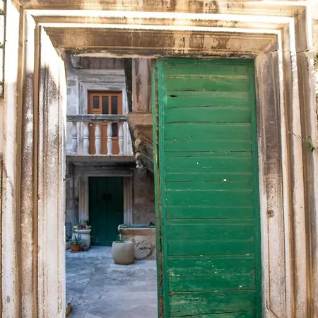 Loft In Ismaelli Palace